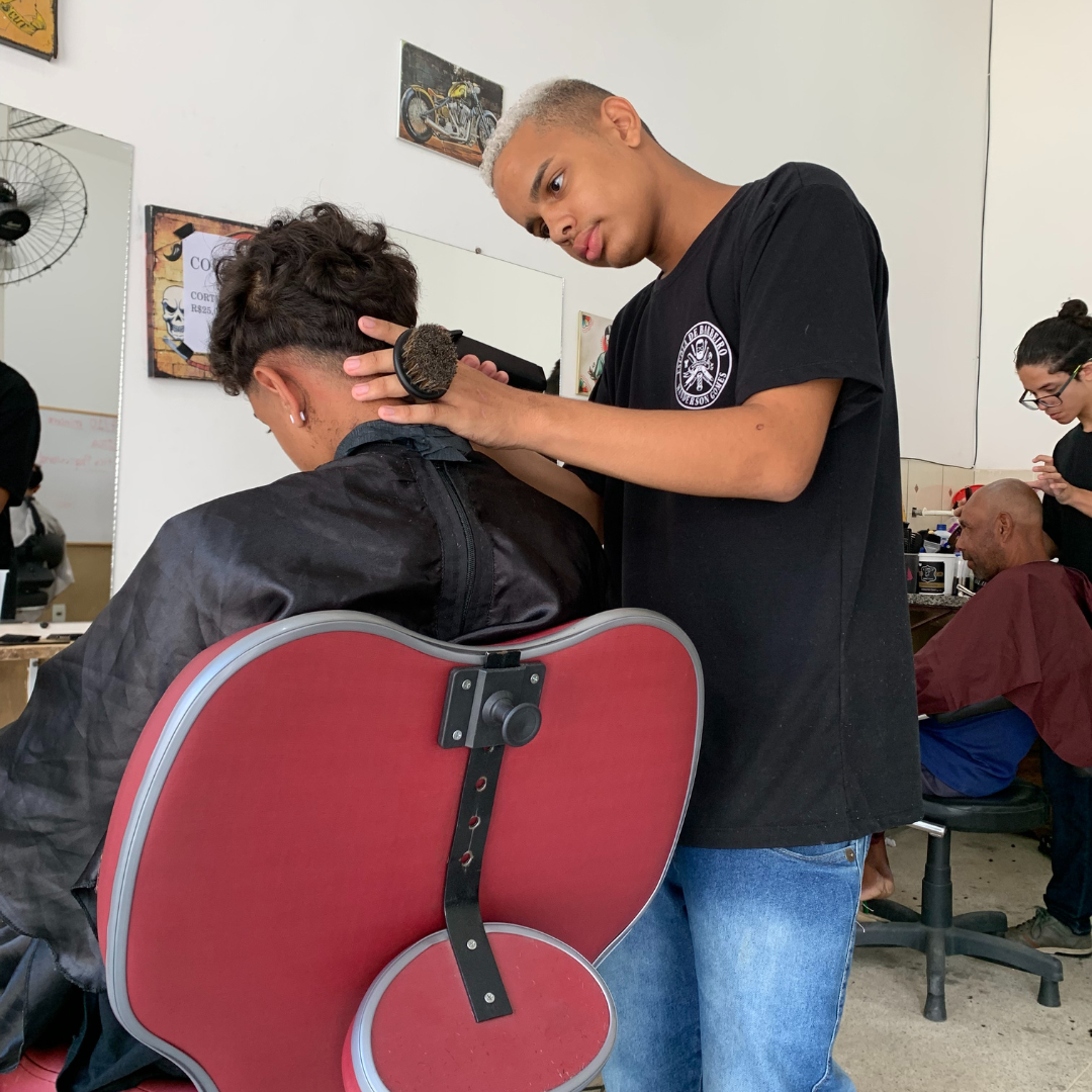curso de barbeiro profissional em esmeraldas 16