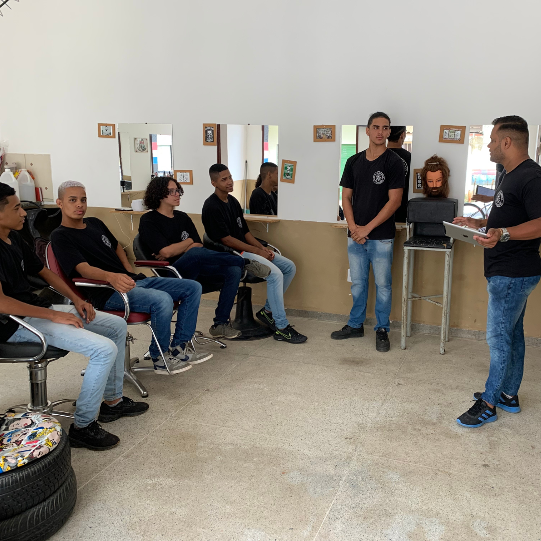 curso de barbeiro profissional em esmeraldas 2